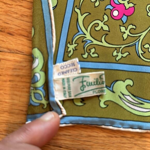 VTG Emilio Pucci silk large silk scarf made in Italy NWT in original package - Picture 4 of 15